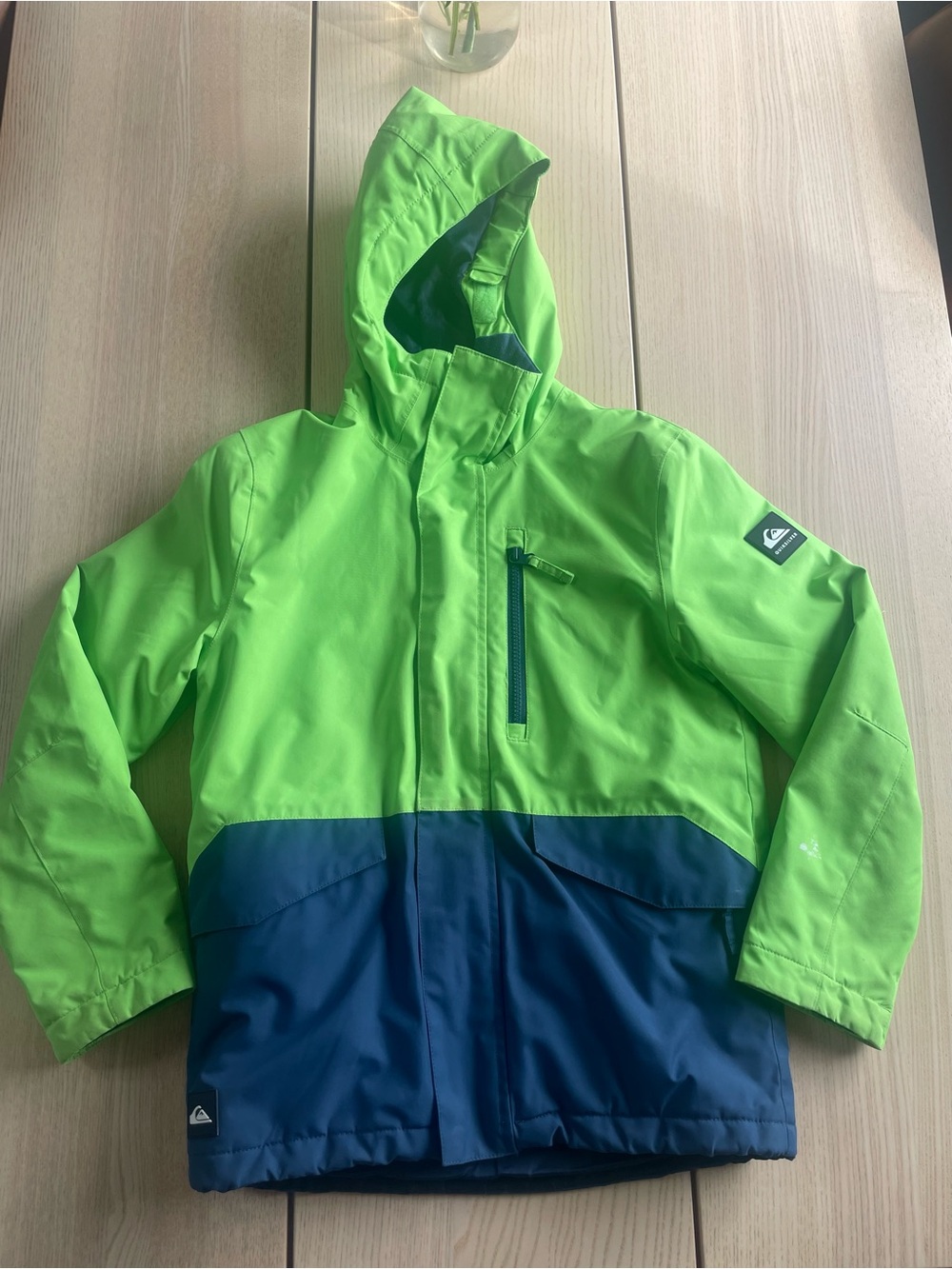 Quiksilver Kids' winter jackets size 12 / medium Hooded winter Jacket boys